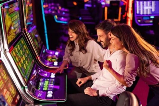 Tampilan detail fitur bonus dan putaran gratis dalam Wild Fireworks